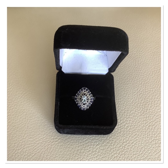 Sapphire Ring - Picture 9 of 9